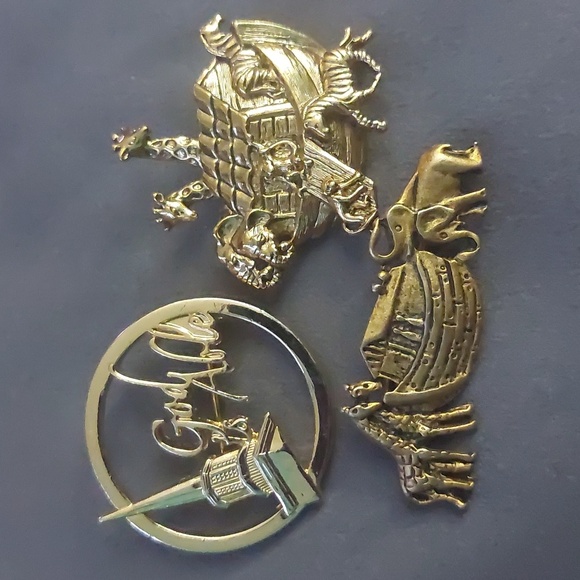 Biblical Religious Noah's Arc God Is Able Gold Toned Brooch Pins Lot Of 3 - Picture 1 of 16